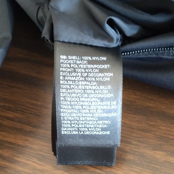 🆕The North Face Women's Venture Rain Jacket, Medium - TNF Black/TNF Black, NWT - Picture 7 of 8